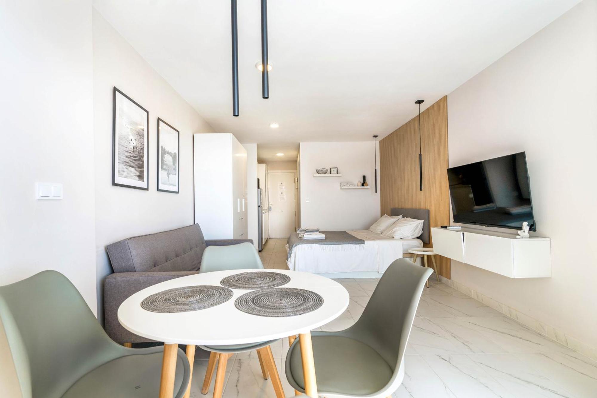 Modern Studio Apartment With Sea Views 5 Min From The Beach Sitio de Calahonda Exterior photo